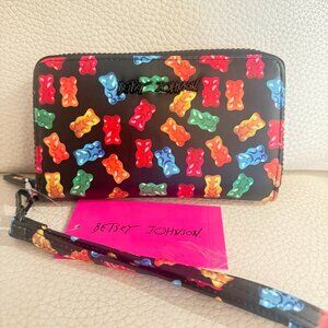 NWT Betsey Johnson xokara Black Zip Around Wallet Wristlet Colorful Gummy Bears